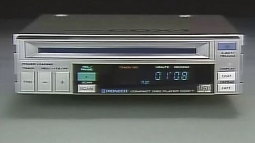 從收音機到智能座艙,從聽到動嘴改變 世界 ,車機系統已100年